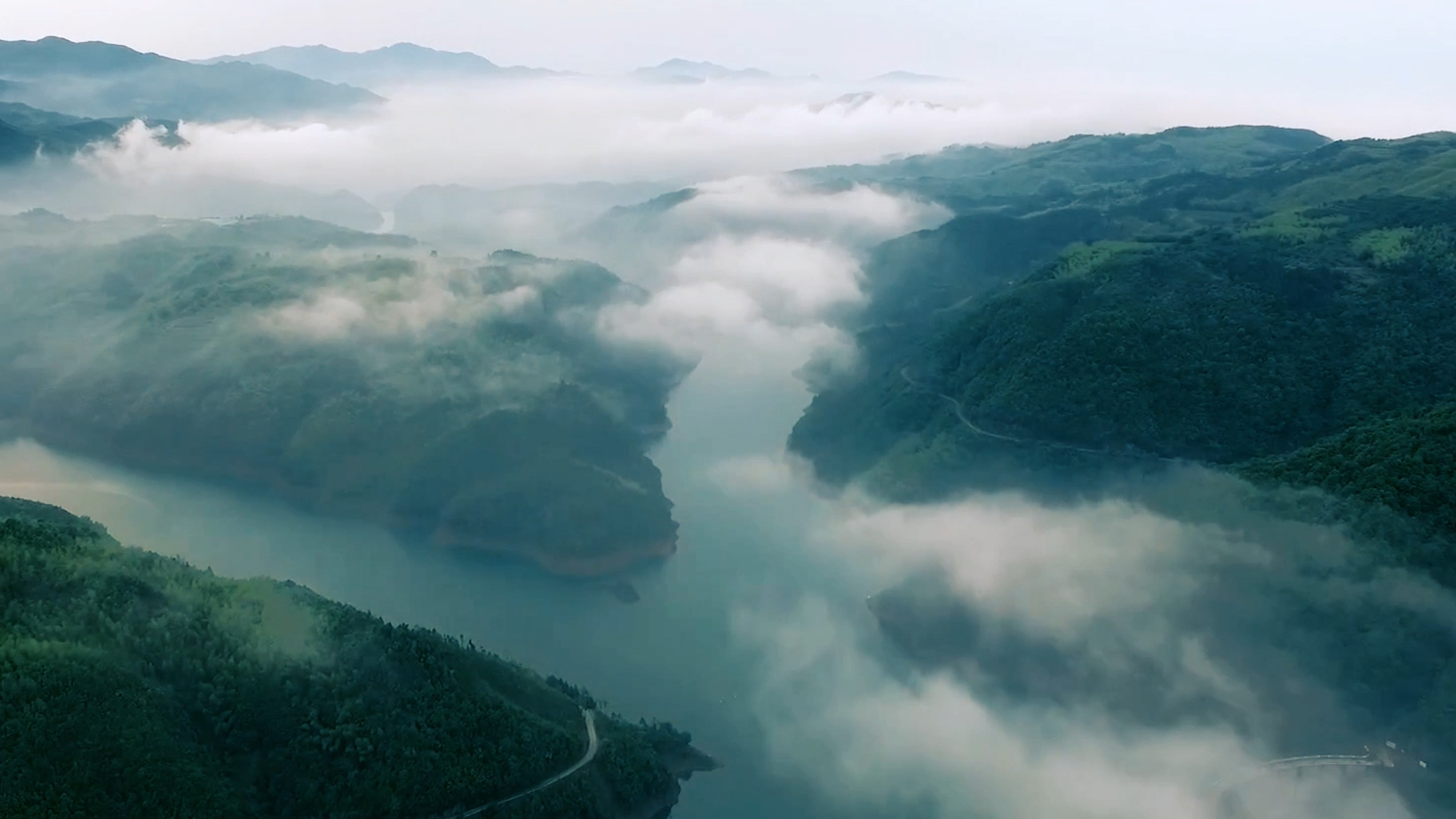 推动企业绿色治理，，，推进生态文明建设